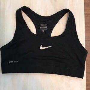 Black nike sports bra